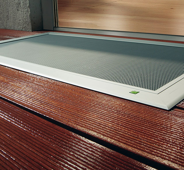 Insektenschutz 7 Lichtschachtabdeckung im Eingangsbereich