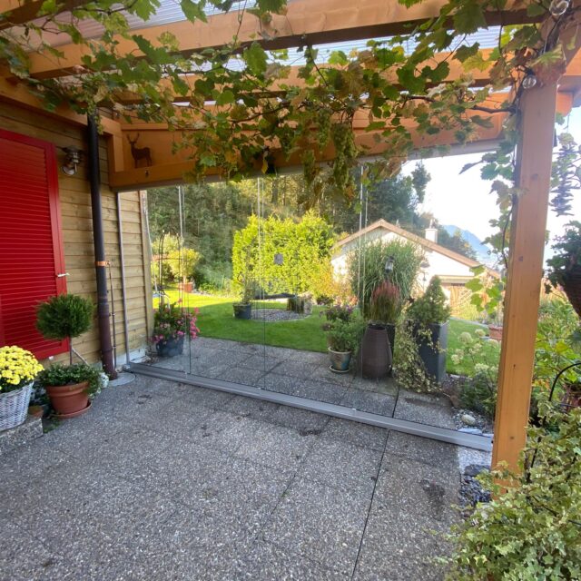 Windschutz 15 Schiebglaswand Pergola