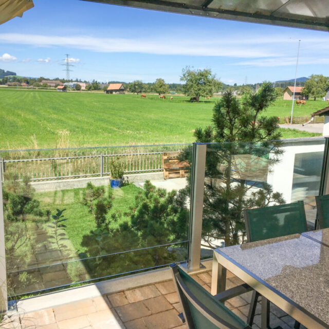 SlideGlass 4 Slide Glass Aussensitzplatz Windschutz anpassbar unten