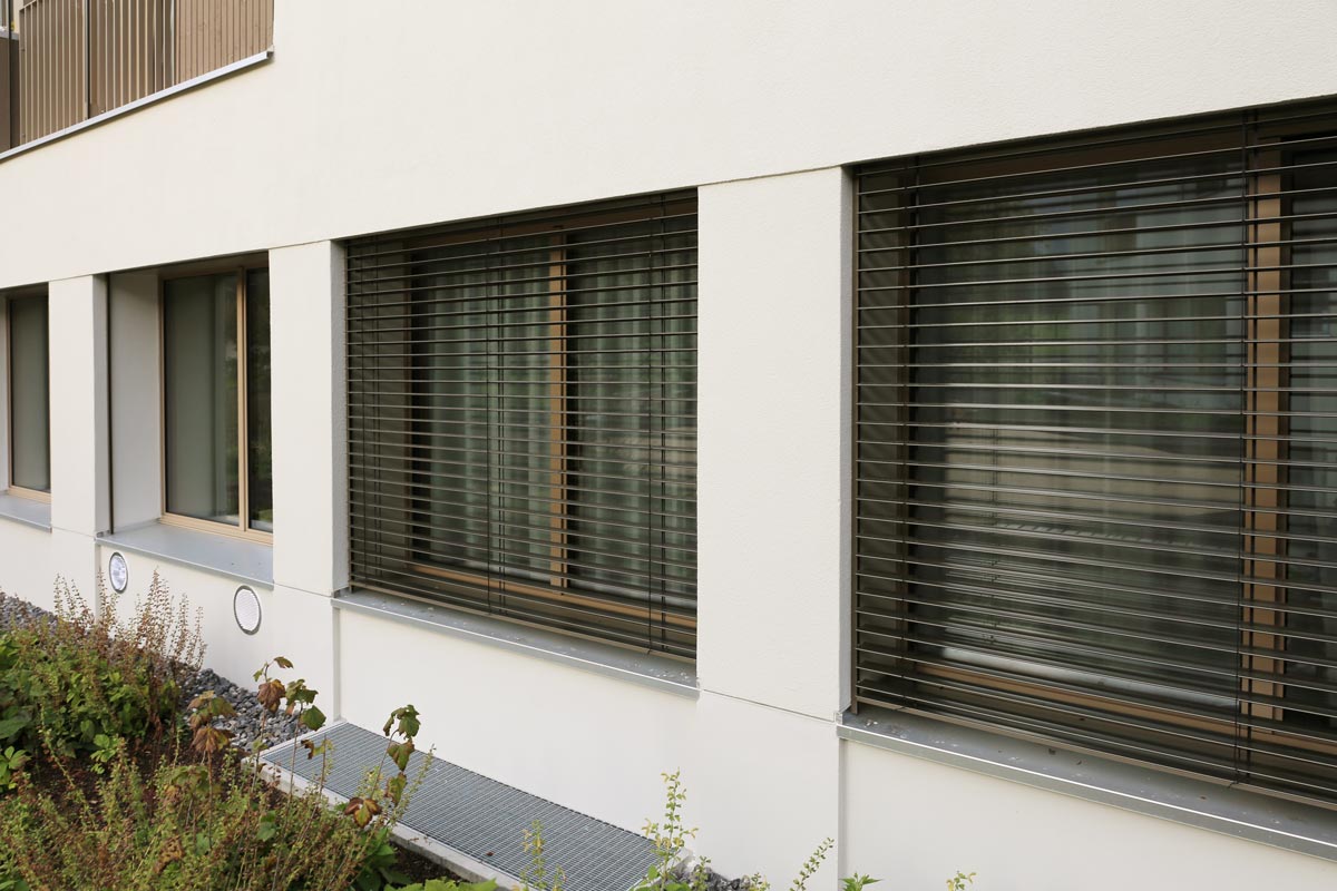 Lamellenstoren 8 Lamellenstoren-Engelberg-schlicht-einfach-dezent