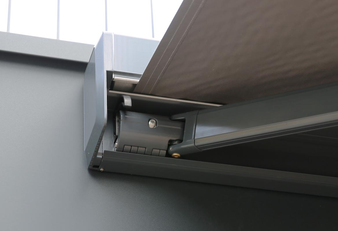 Markisen 3 Tucheinzug-Schacht-Markise-gross