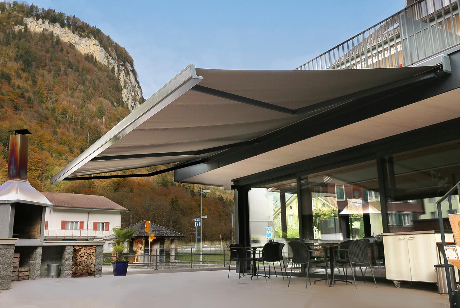 Markisen 1 Dallenwil RI BAU Knickarm Markiese gross 2