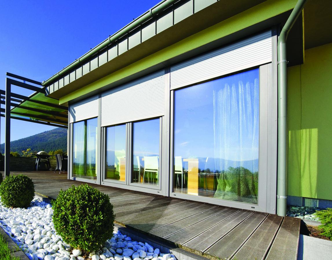 Rolllaeden-von-Smotec